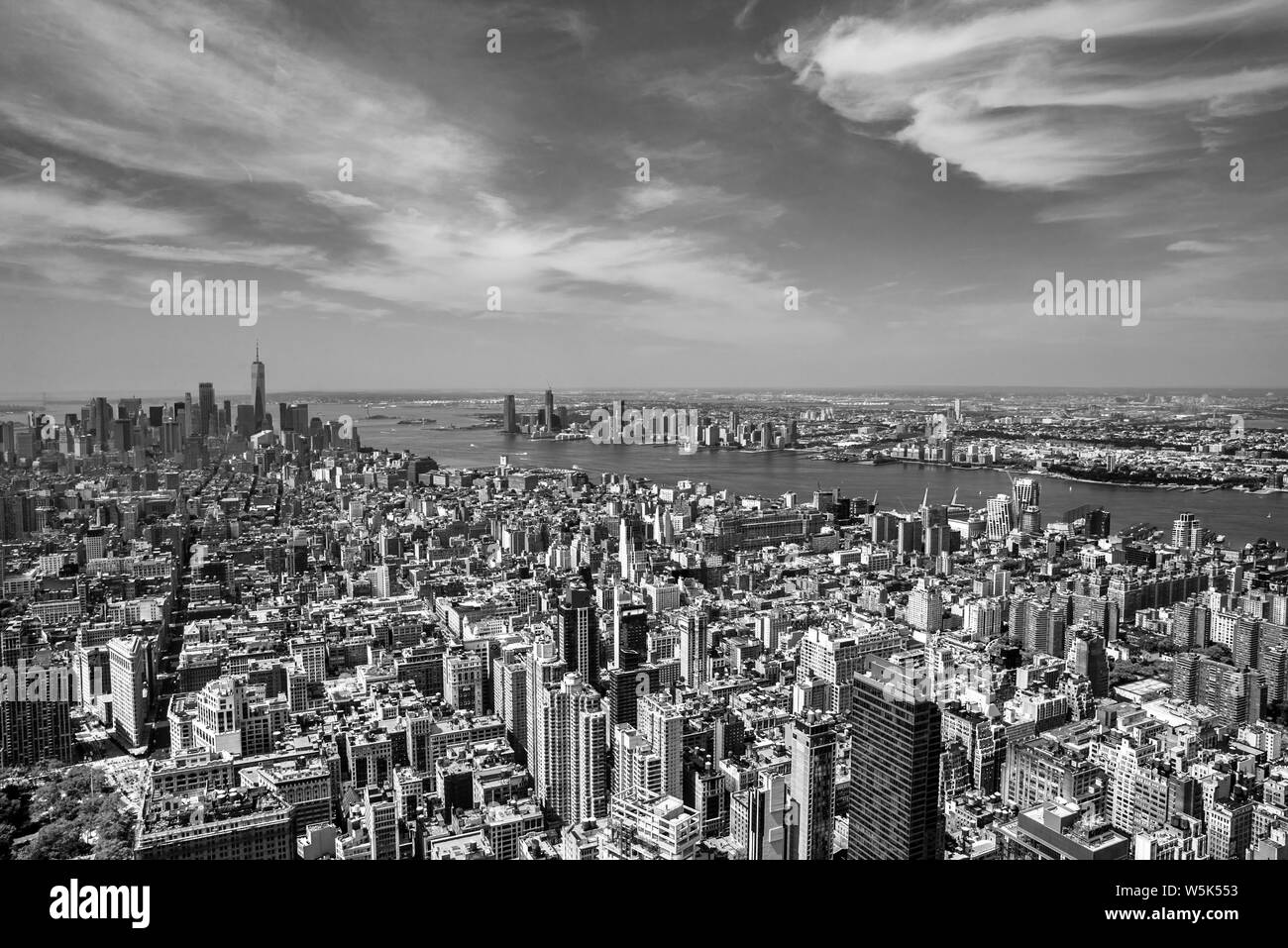 New york life hi-res stock photography and images - Alamy