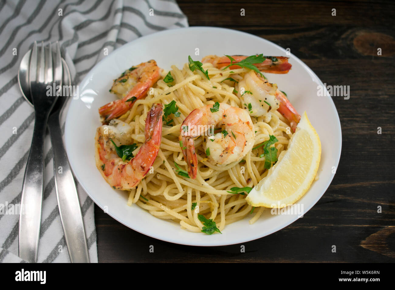 Lemon Garlic Shrimp with Spaghetti Stock Photo - Alamy