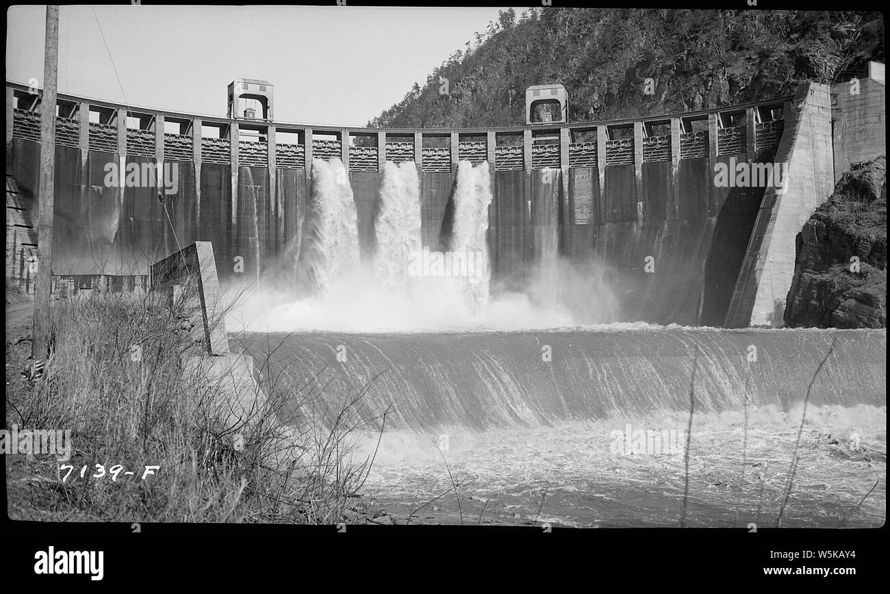 Calderwood dam hi-res stock photography and images - Alamy