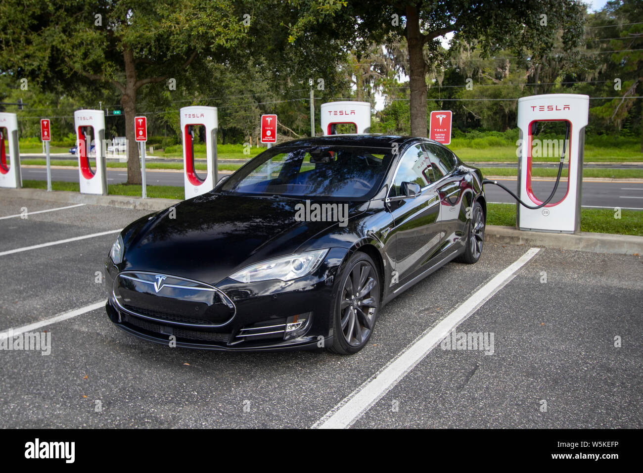 Tesla-ladestation für elektroautos in vancouver, amerika