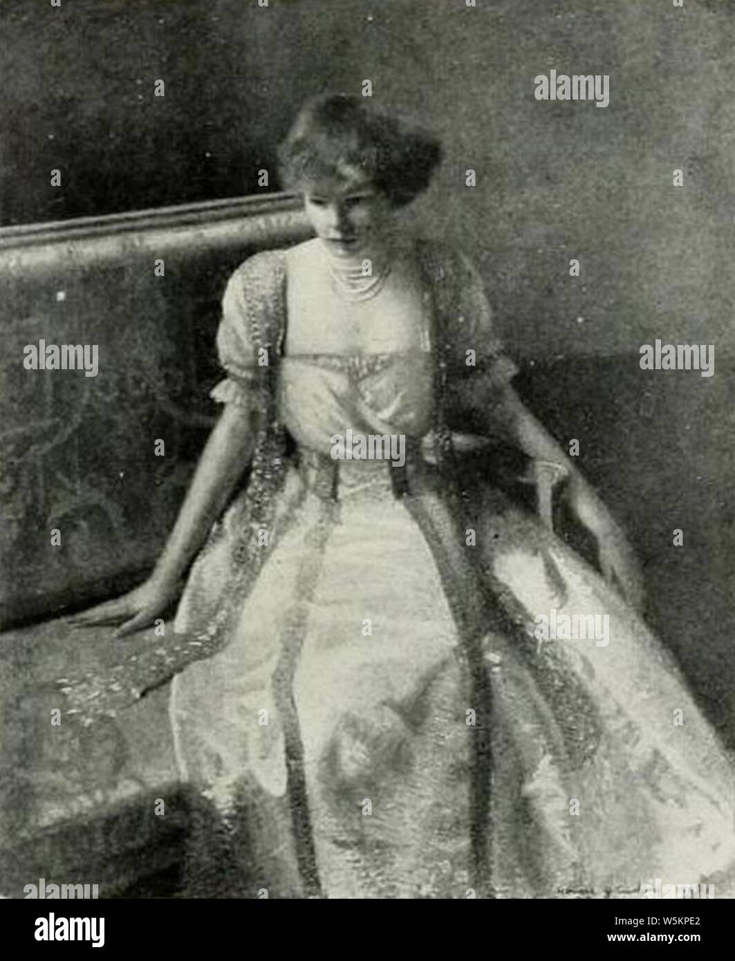 Cushing Portrait of Mrs. Int.Studio Mar1910 p.xxiii. Stock Photo