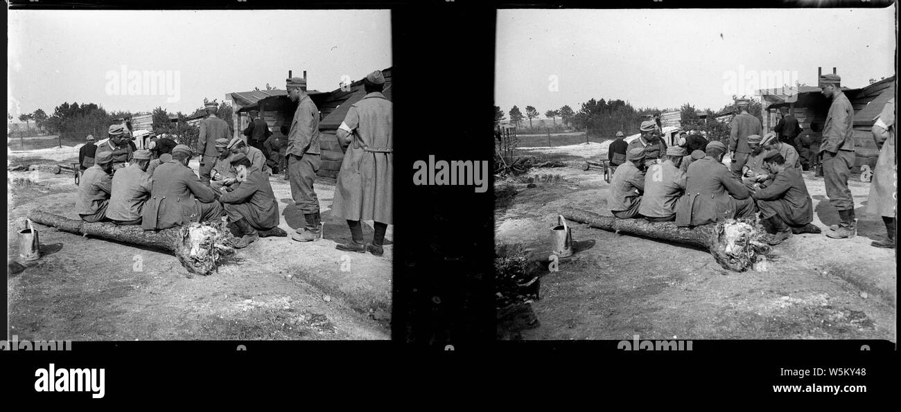 Cuperly. Prisonniers allemands en corvée - Fonds Berthelé - 49Fi618. Stock Photo