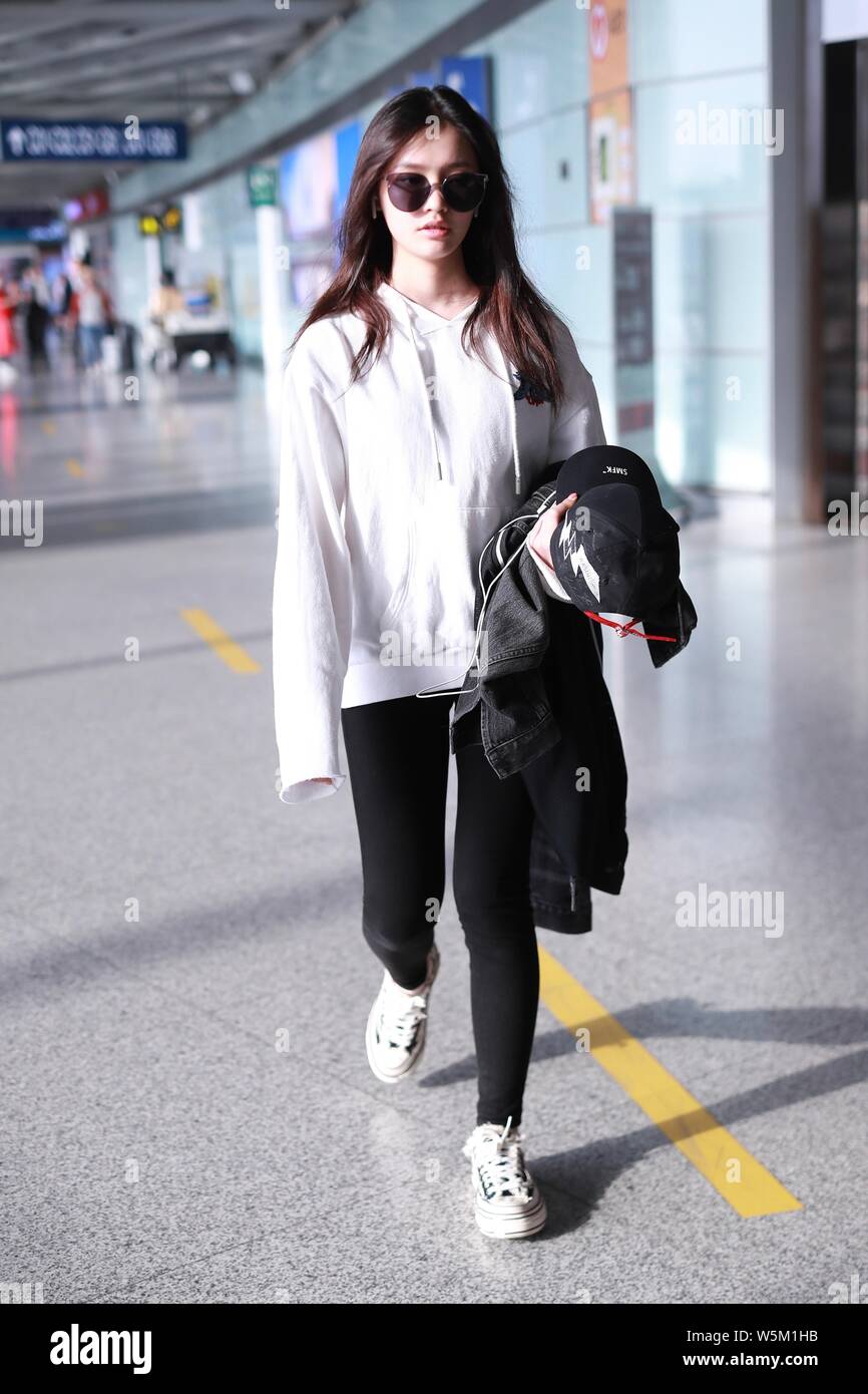 Chinese actress Jelly Lin or Lin Yun arrives at the Beijing Capital  International Airport in Beijing, China, 21 April 2019. Hat: SMFK Stock  Photo - Alamy