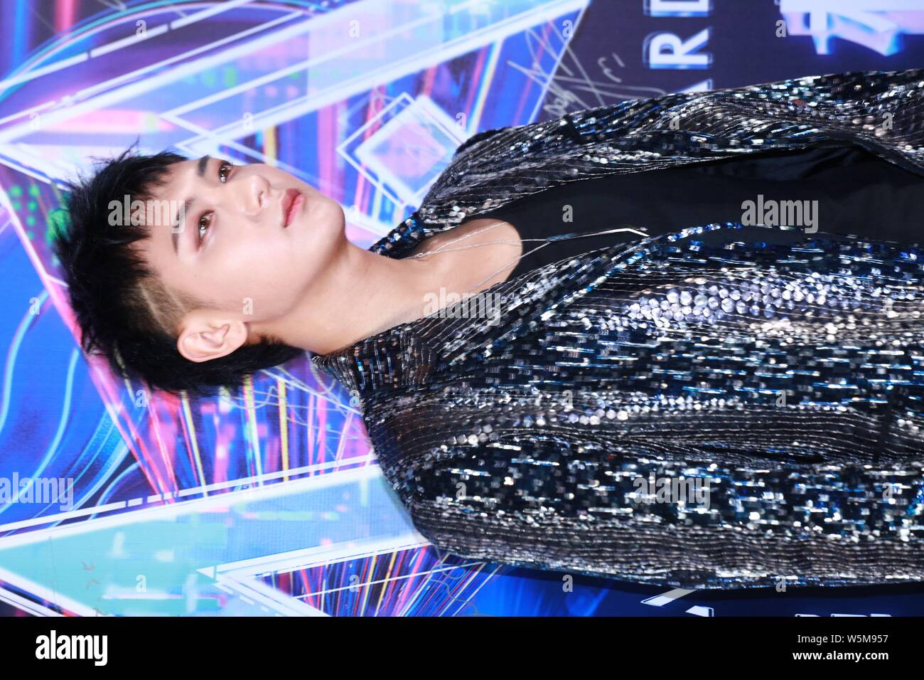 Huang Zitao's Blue Hair: Red Carpet Moments - wide 4