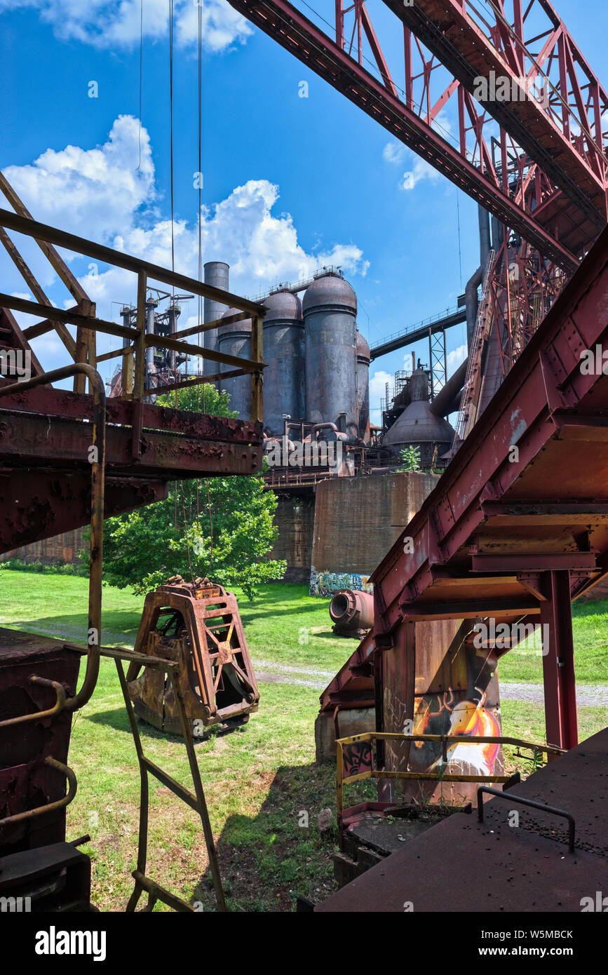 The Historic Carrie Blast Furnace, now abandoned, part of Carnegie's Pittsburgh Steel Mills in Homestead (Pittsburgh), Pennsylvania, USA Stock Photo