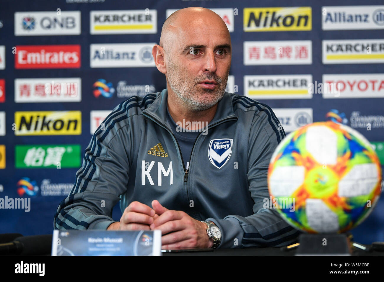 Kevin muscat melbourne victory hi-res stock photography and images - Alamy