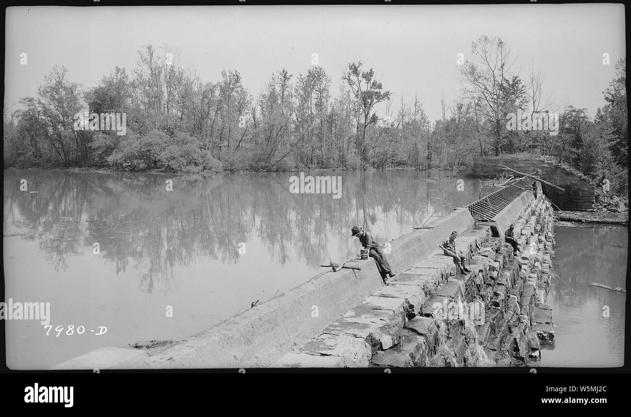 Estill Springs Dam Stock Photo Alamy