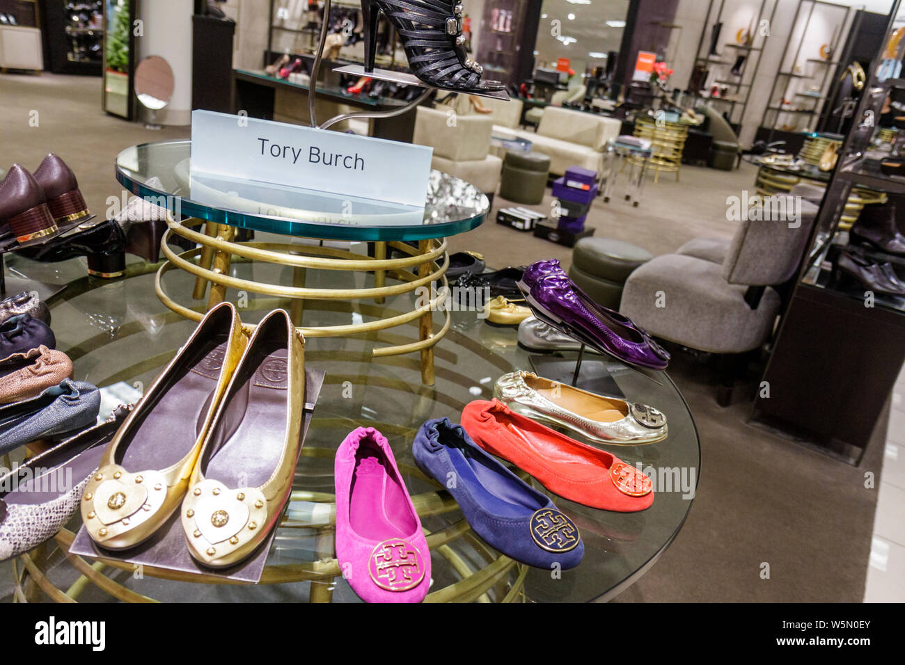 Tory burch flats hi-res stock photography and images - Alamy