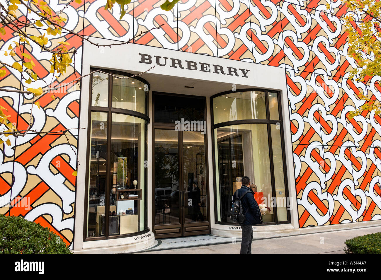 FILE--View of a boutique of Burberry in Shanghai, China, 22 November 2018.  The Shanghai flagship store of the luxury fashion brand of the UK's Bur  Stock Photo - Alamy