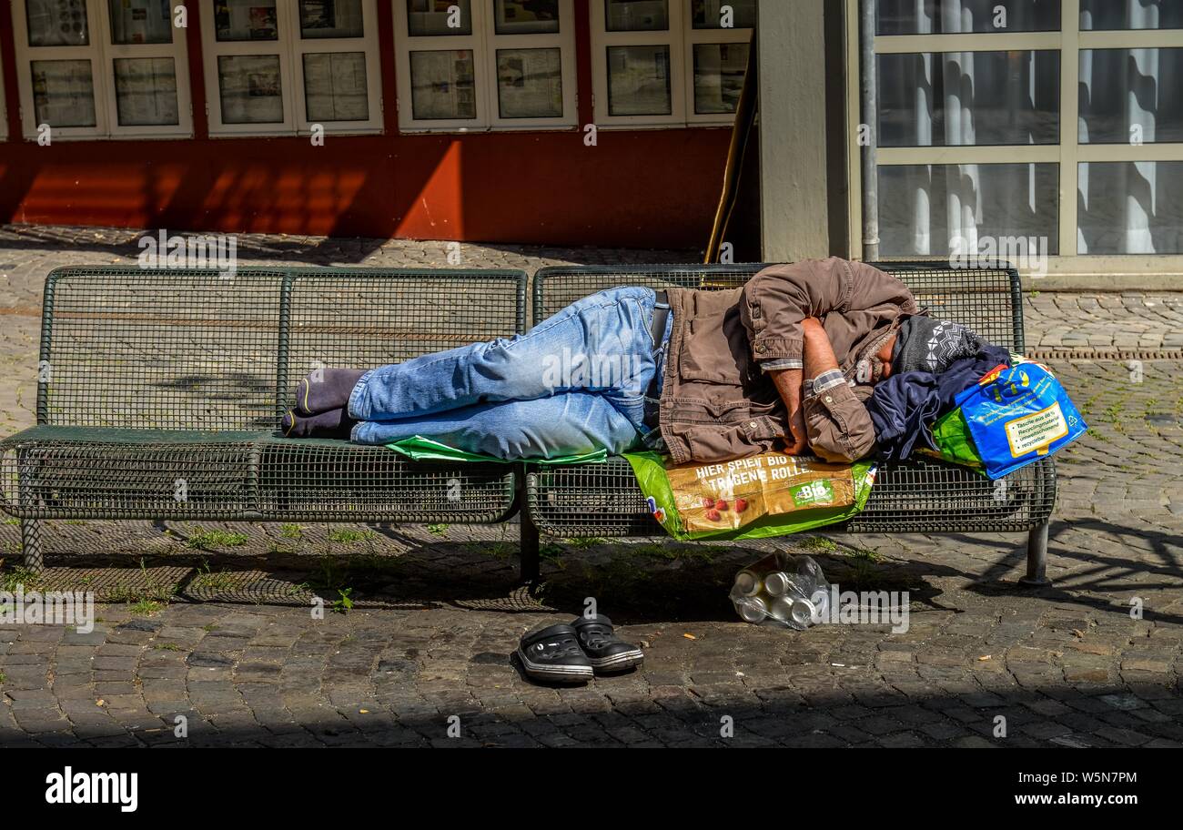 Homeless person central park hi-res stock photography and images - Alamy
