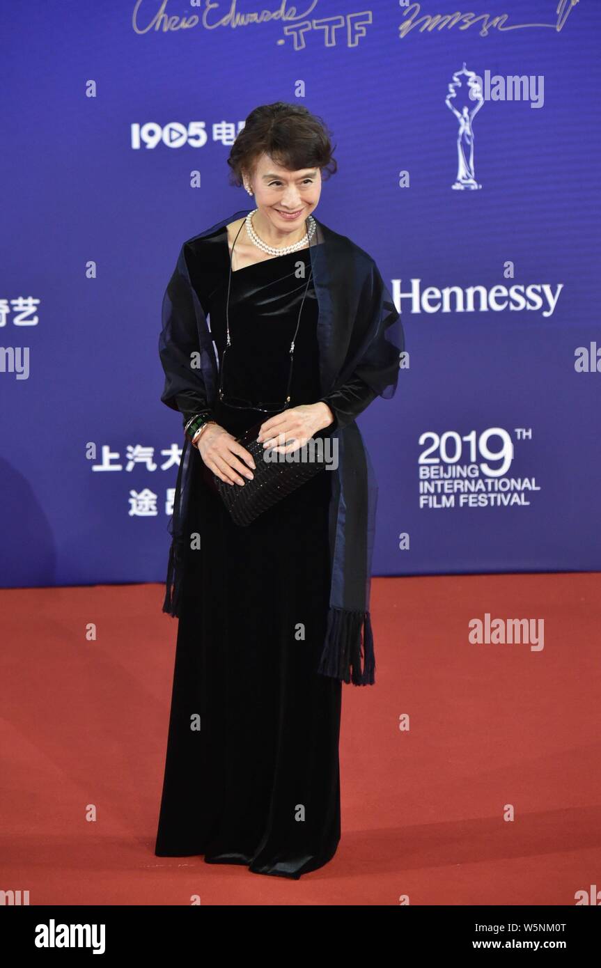 Kichkina eshak uchun katta sik porno Yalangoch mukammal kokraklar