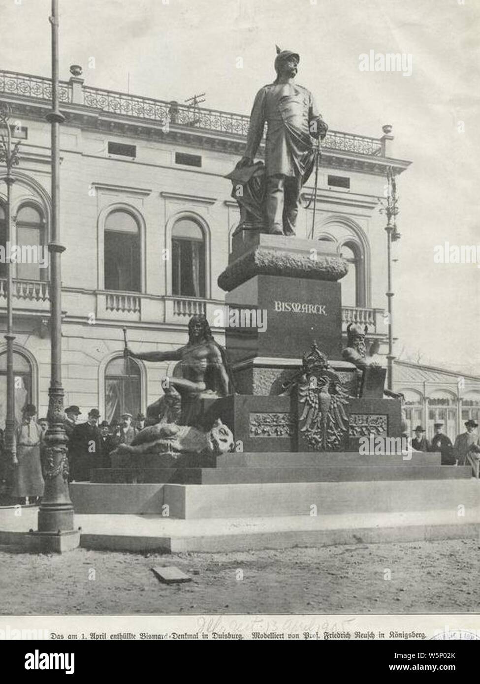 Das am 1 April 1905 enthüllte Bismarck-Denkmal in Duisburg - modelliert von Prof Friedrich Reusch in Königsberg. Stock Photo