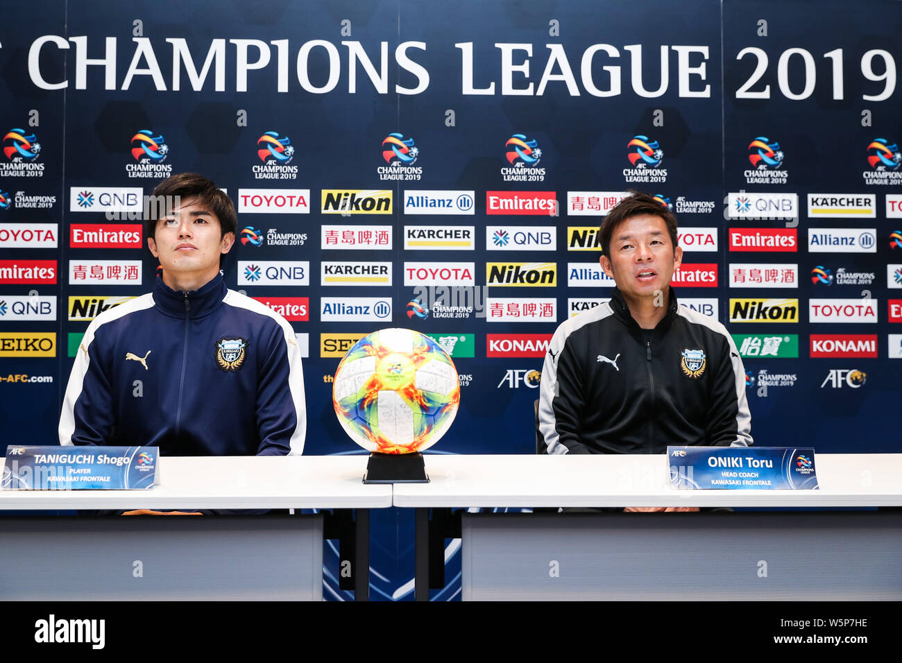Head Coach Toru Oniki Right And Shogo Taniguchi Of Japan S Kawasaki Frontale F C Attend A Press Conference Before The 5th Round Of Group H Match Ag Stock Photo Alamy Head Coach Toru Oniki Right And Shogo Taniguchi Of Japan S Kawasaki Frontale F C Attend A Press Conference Before The 5th Round Of Group H Match Ag Stock Photo Alamy