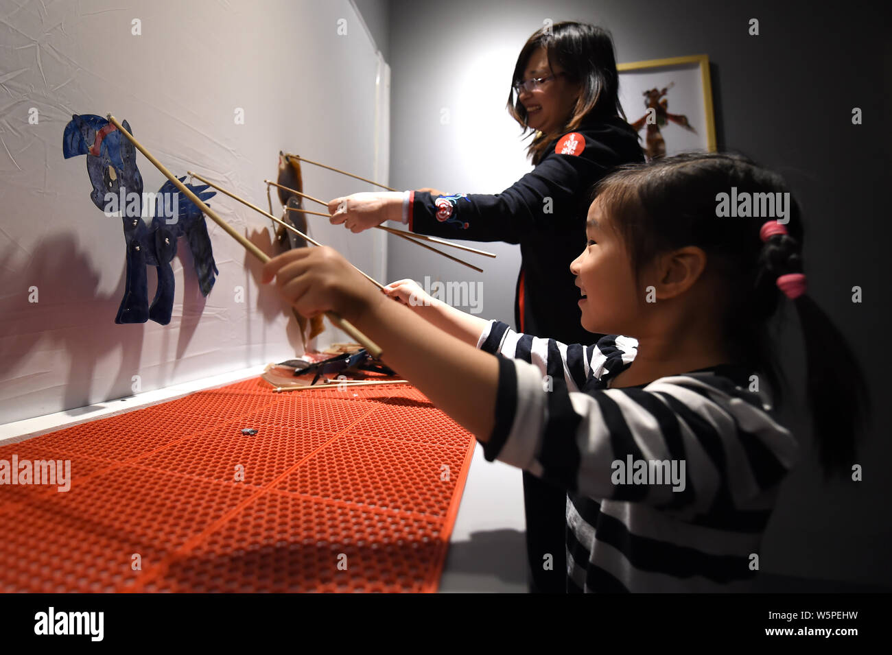 Shadow puppet china hi-res stock photography and images - Alamy