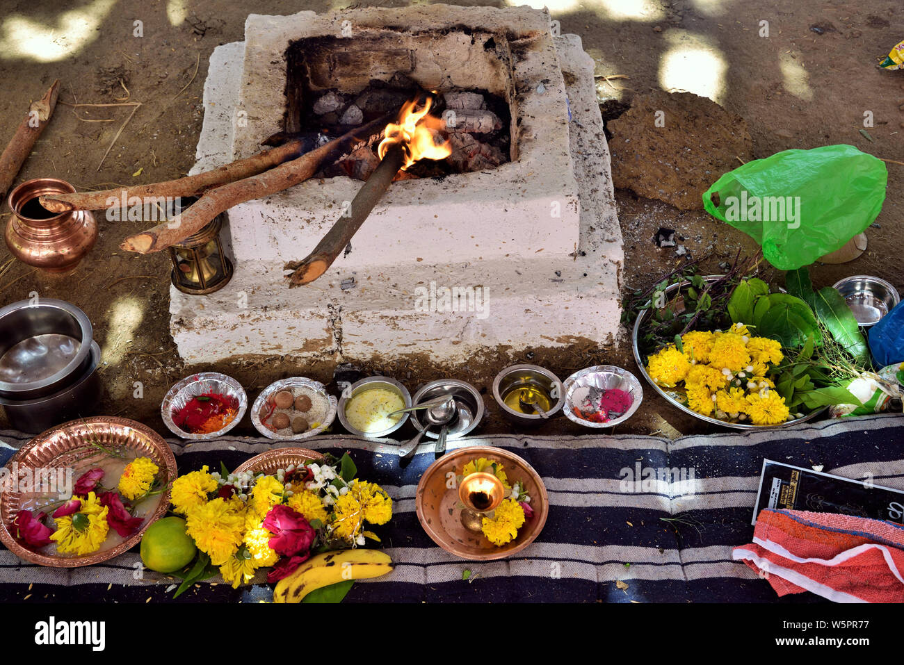 Havan hi-res stock photography and images - Alamy