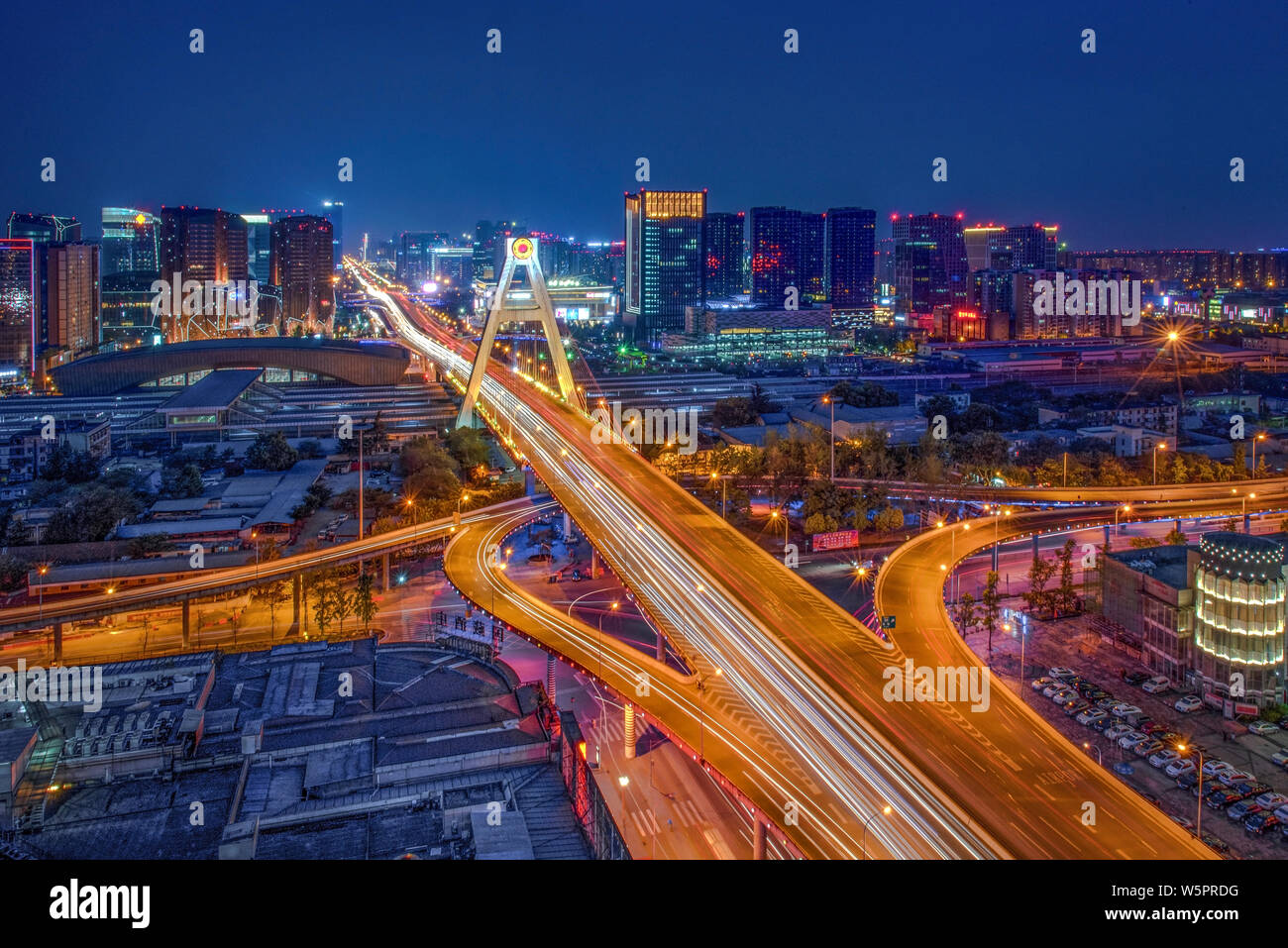 An aerial night view of the Tianfu overpass and viaduct in Chengdu city, southwest China's Sichuan province, 14 April 2016. Stock Photo