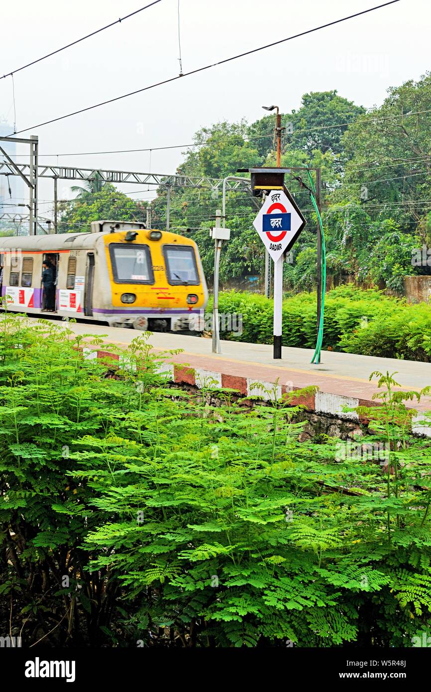 Dadar Railway Station Mumbai Maharashtra India Asia Stock Photo Alamy