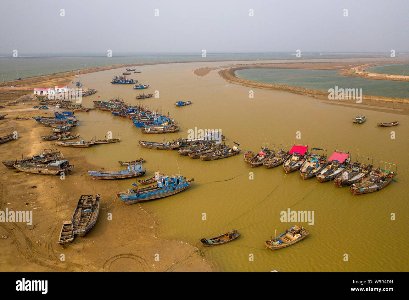 Bohai sea hi-res stock photography and images - Alamy