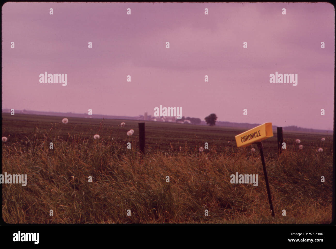 MAILBOX AND FENCE Stock Photo - Alamy