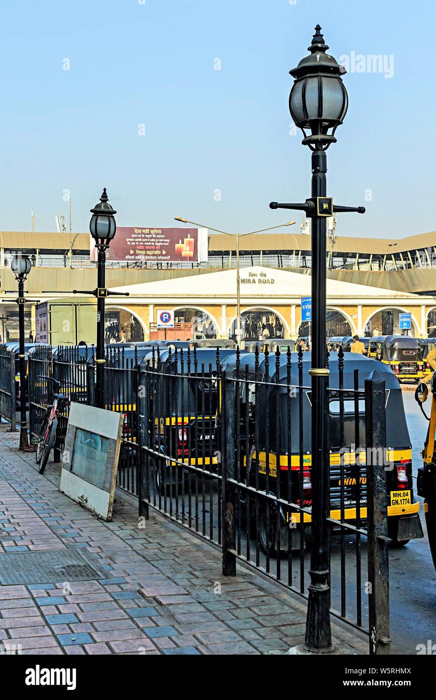 Mira road railway station hires stock photography and images Alamy
