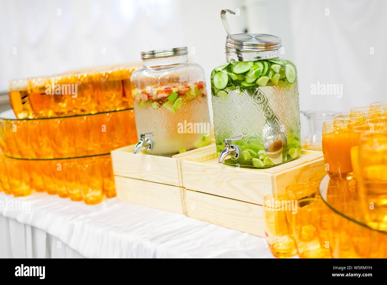 Drink drinks beverage dispenser hi-res stock photography and images - Alamy