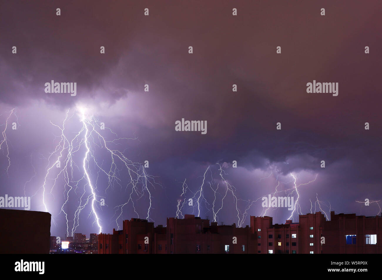 Lightning flashes hi-res stock photography and images - Alamy