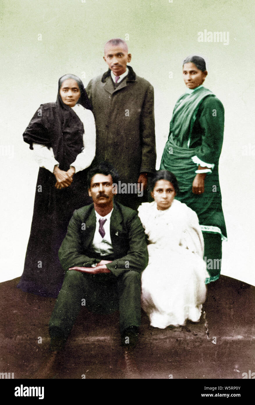 Kasturba Gandhi and Mahatma Gandhi with Dr Hermann Kallenbach and women 1913 Stock Photo