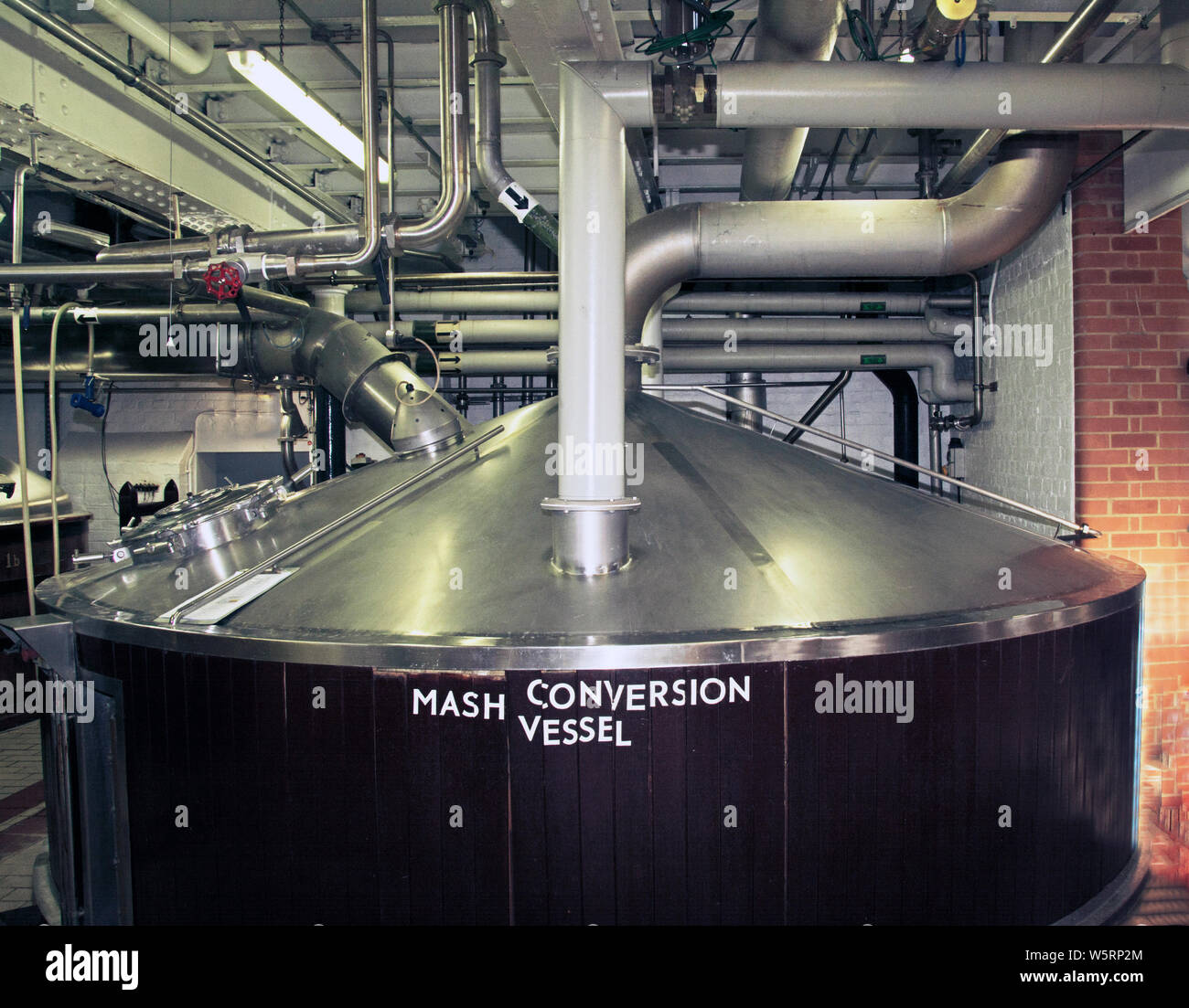 KENT; FAVERSHAM; SHEPHERD NEAME BREWERY; MASH CONVERSION VESSEL Stock