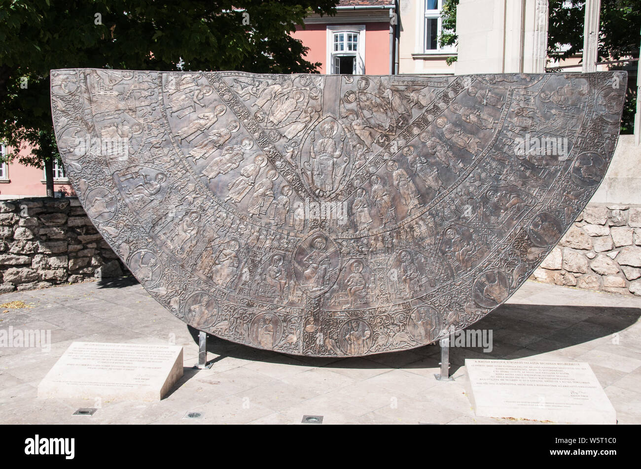 Coronation mantle hi-res stock photography and images - Alamy