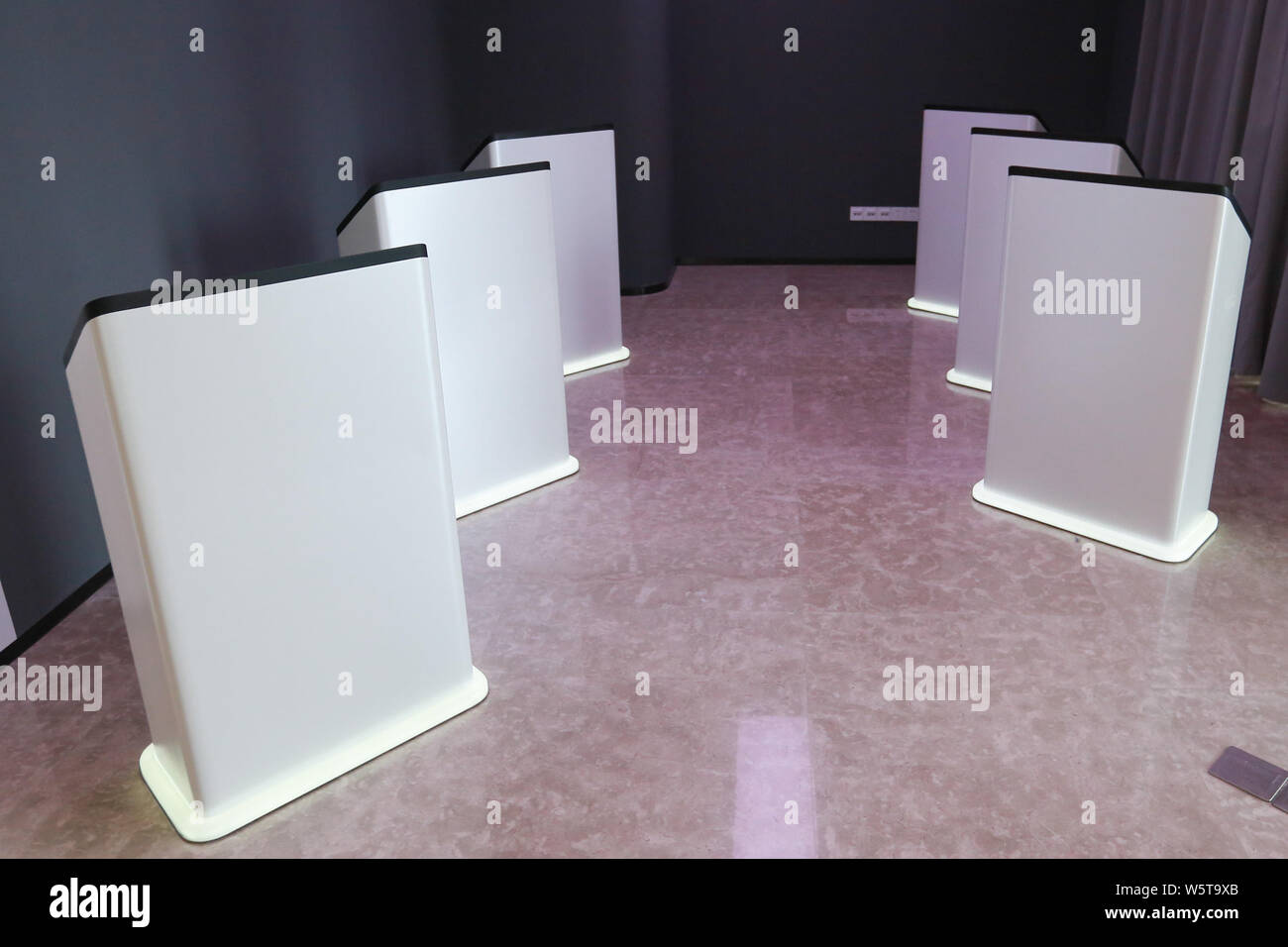 Selfservice machines require ID cards, passports and face identities