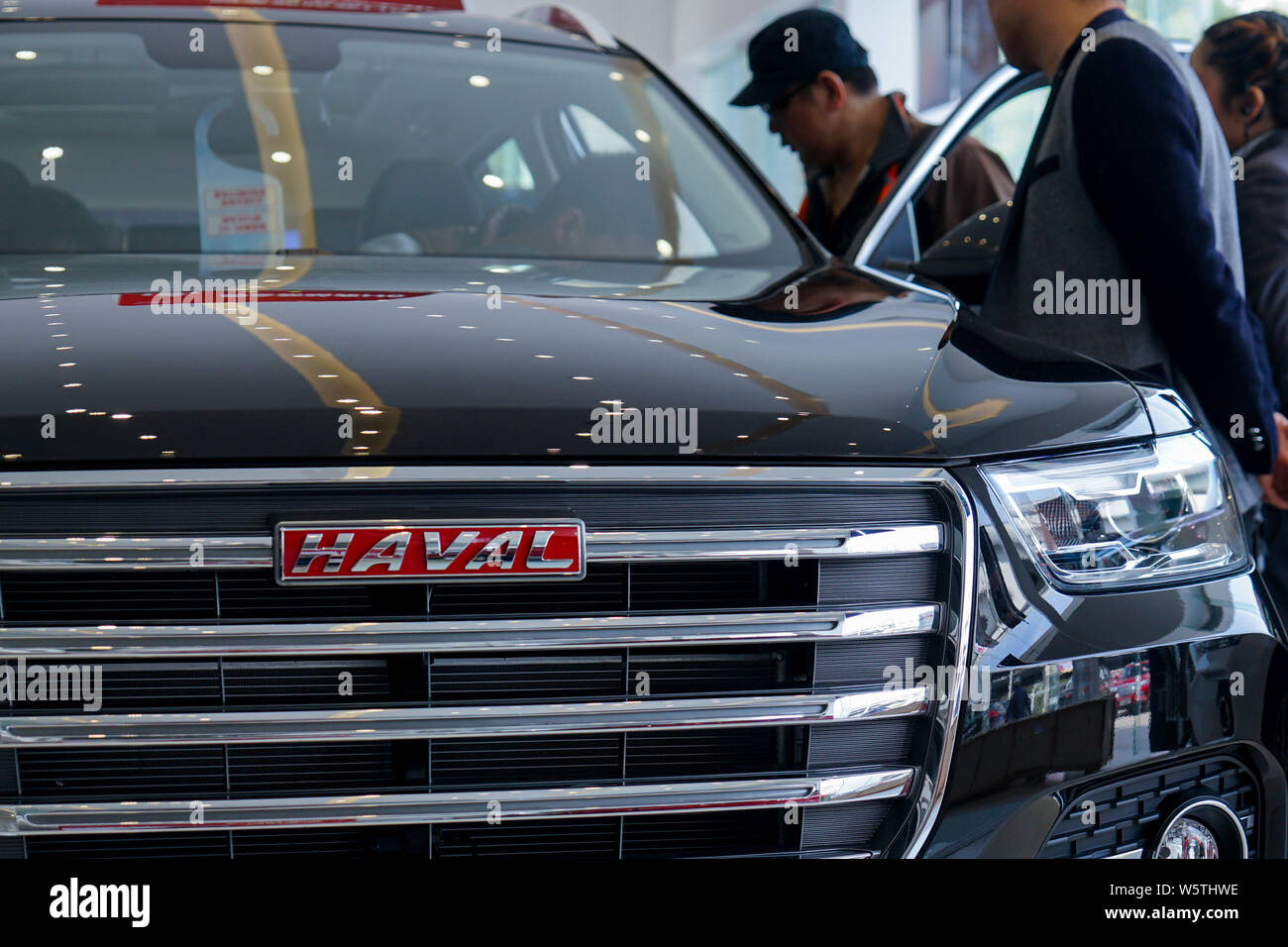 --FILE--A Haval SUV is on display at a 4S store in Shanghai, China, 25 March 2018.   China's Great Wall Motors, the largest sports-utility vehicle mak Stock Photo