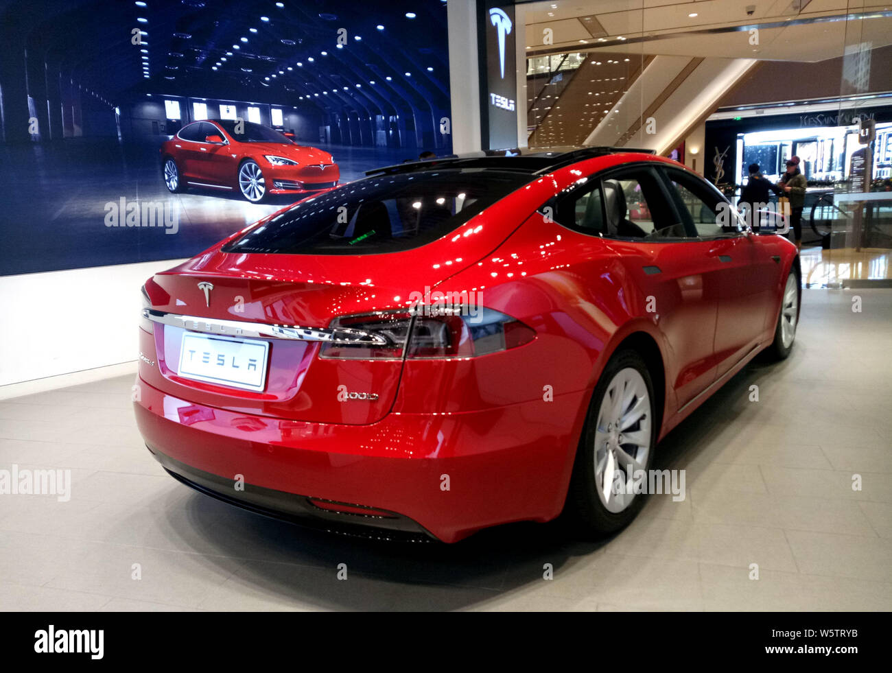 --FILE--A Tesla Model S electric car is on display at a store in Shanghai, China, 5 December 2018.   Electric carmaker Tesla's first plant outside the Stock Photo