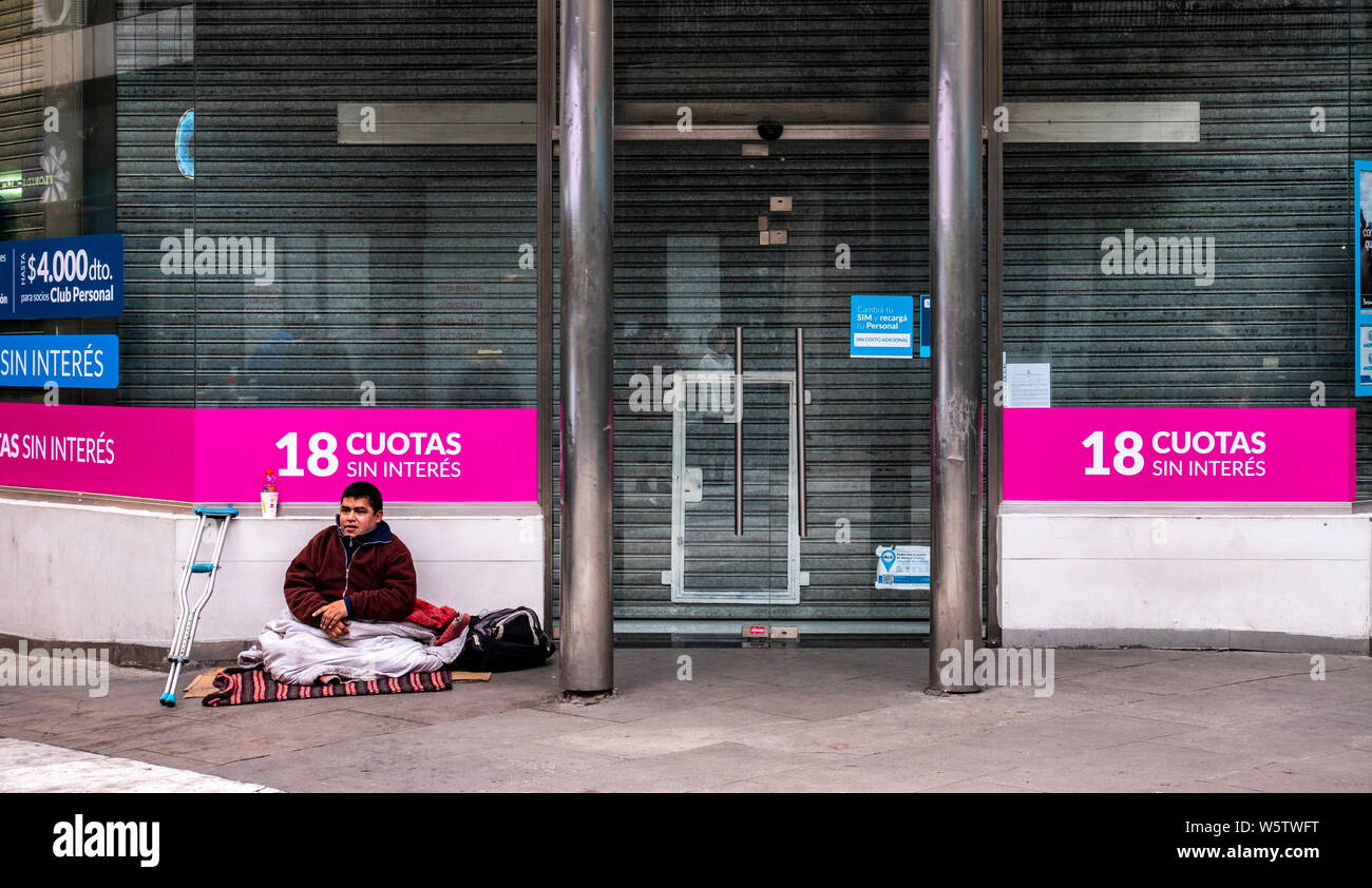 Buenos Aires, 23 de Julio de 2019. La crisis económica golpea Argentina. 8.000 personas viven en la calle pese al crudo invierno sólo en Buenos Aires. Stock Photo