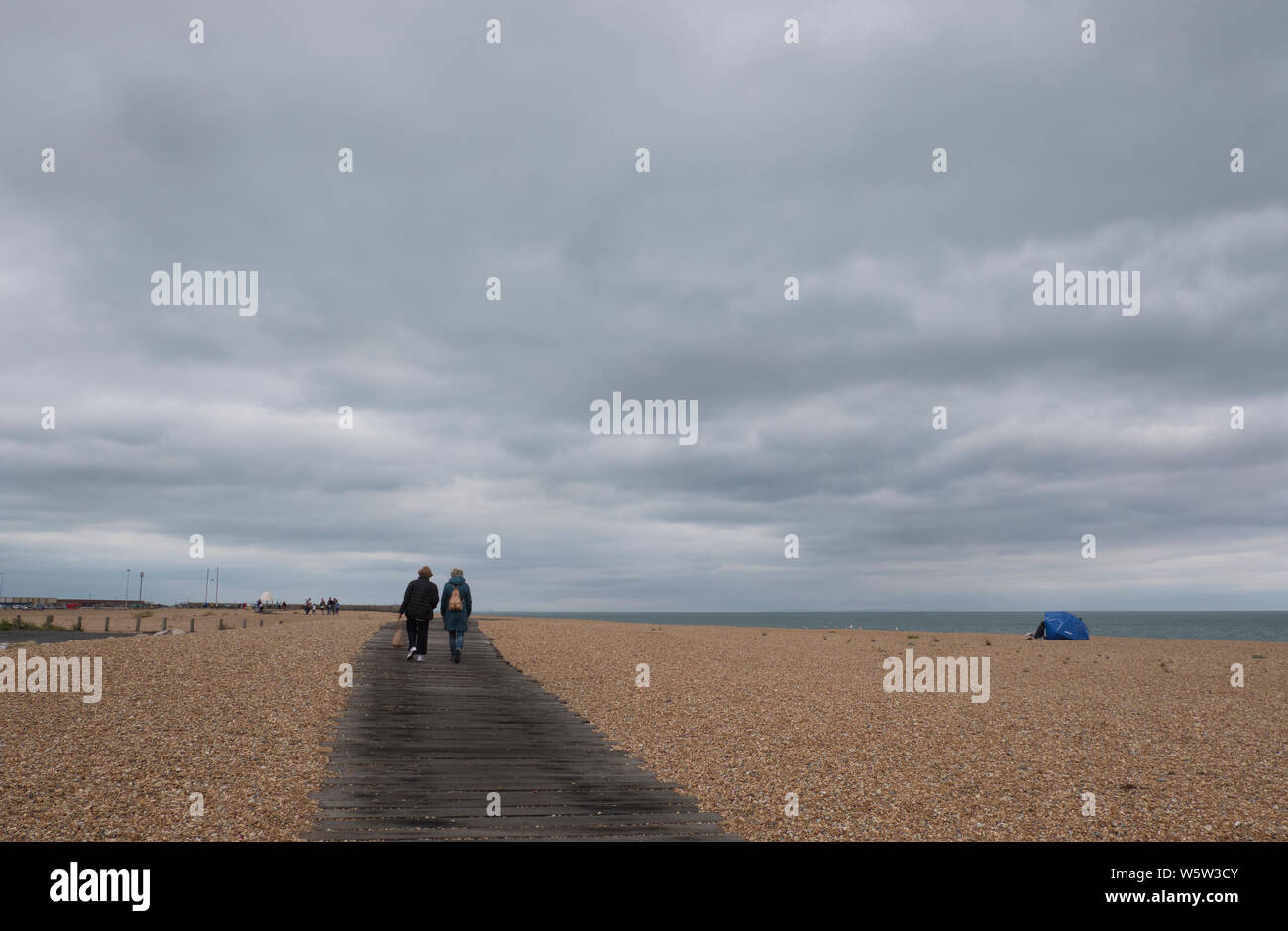 Folkestone beach hi-res stock photography and images - Alamy