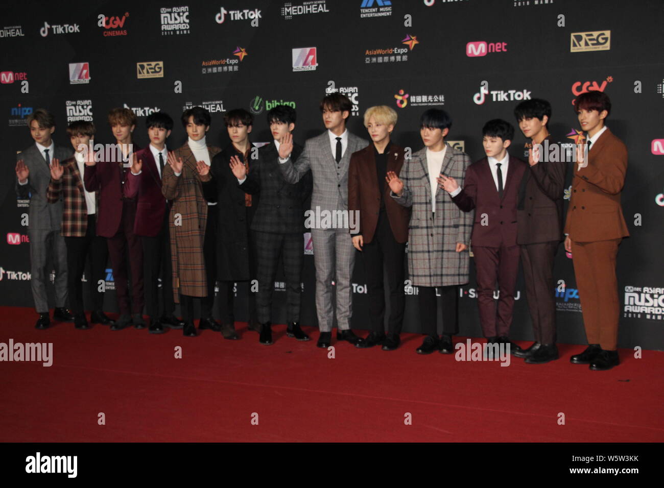 Members Of South Korean Boy Group Seventeen Pose As They Arrive On The Red Carpet For The 18 Mnet Asian Music Awards Or Mama In Hong Kong China 14 Stock Photo Alamy Members Of South Korean Boy Group Seventeen Pose As They Arrive On The Red Carpet For The 18 Mnet Asian Music Awards Or Mama In Hong Kong China 14 Stock Photo Alamy