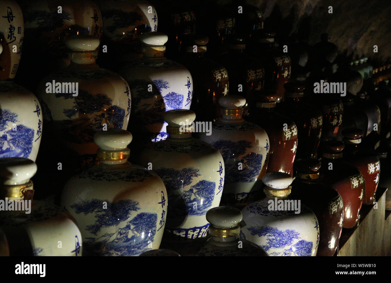 Chinese Blue & White Guangxi Vase Chinese Blue & White Guangxi Vase