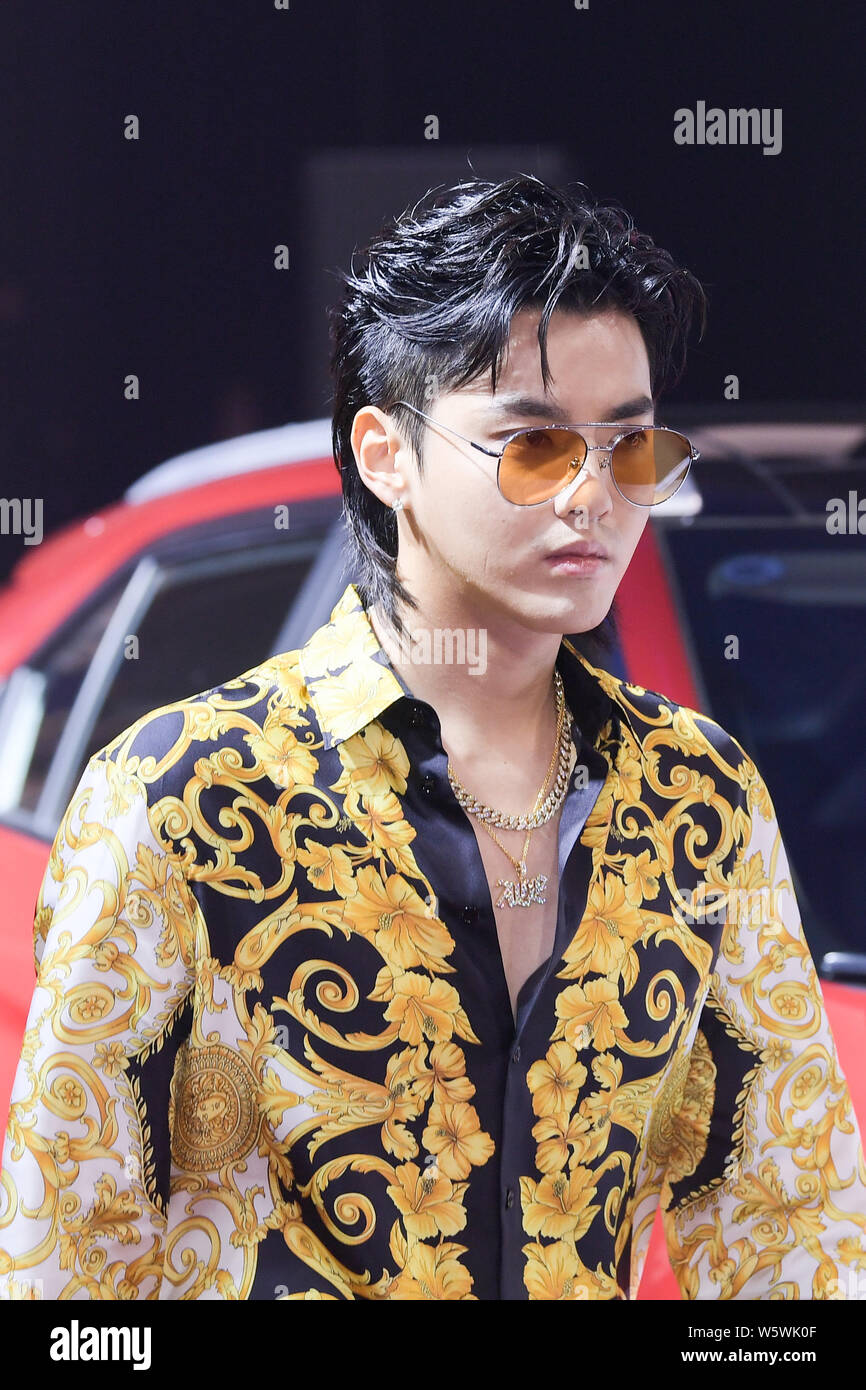 Wu yifan hi-res stock photography and images - Alamy