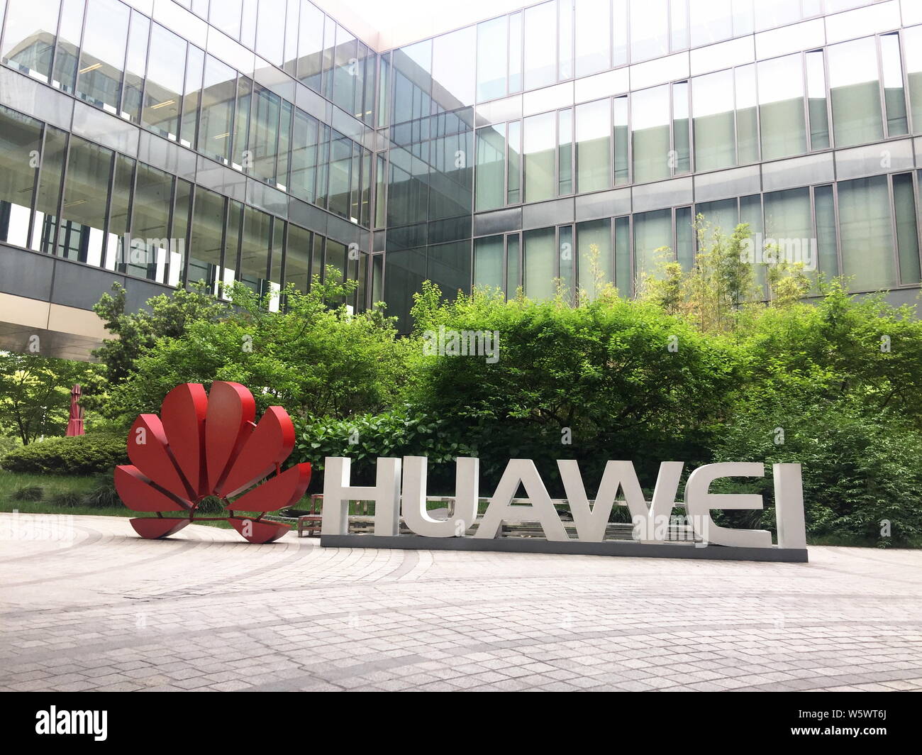 FILE--View of an office building of Huawei in Hangzhou city, east China's  Zhejiang province, 26 April 2018. China's technology giant Huawei is hig  Stock Photo - Alamy