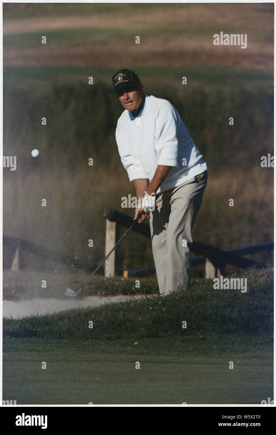 President Bush goes golfing at Cape Arundel Golf Course in