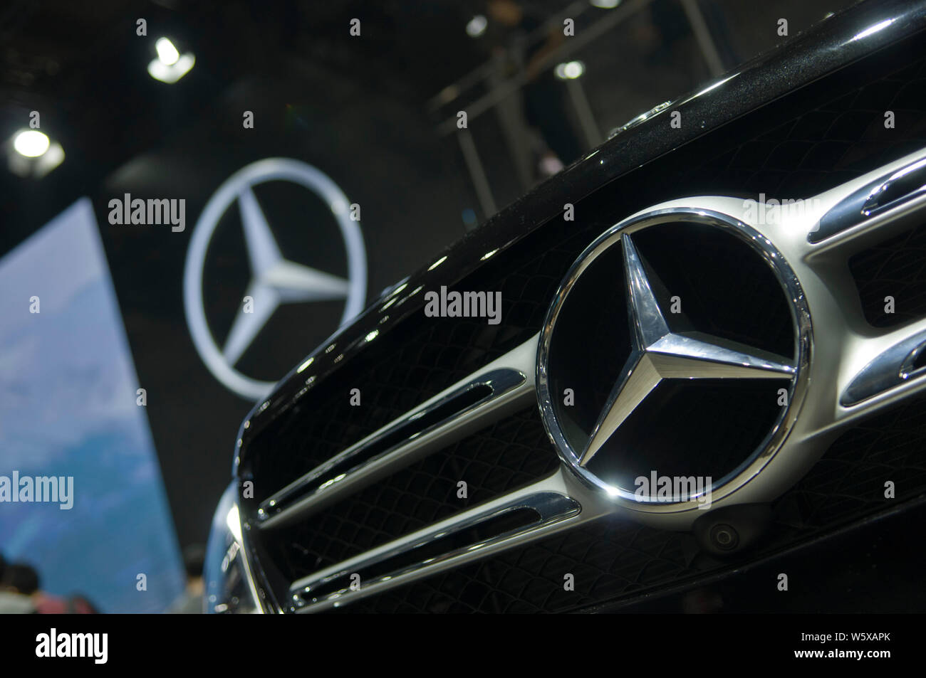 Mercedes benz 320 hi-res stock photography and images - Alamy