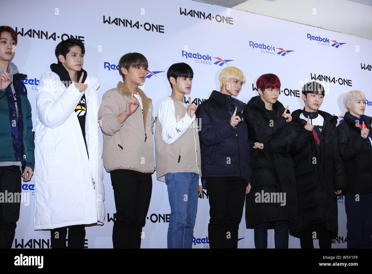 reebok korea wanna one