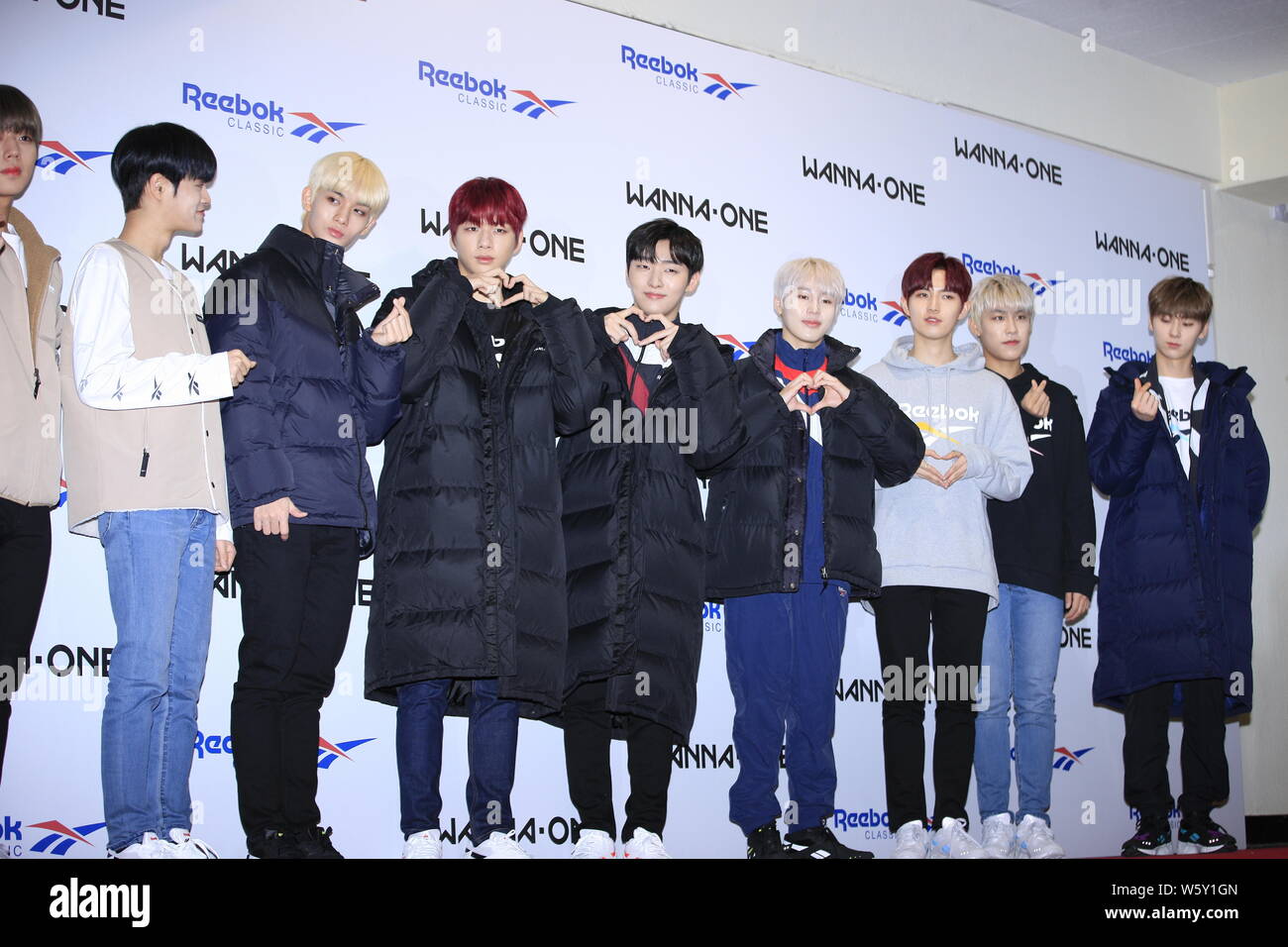 Wanna one korean hi-res stock photography and images - Alamy