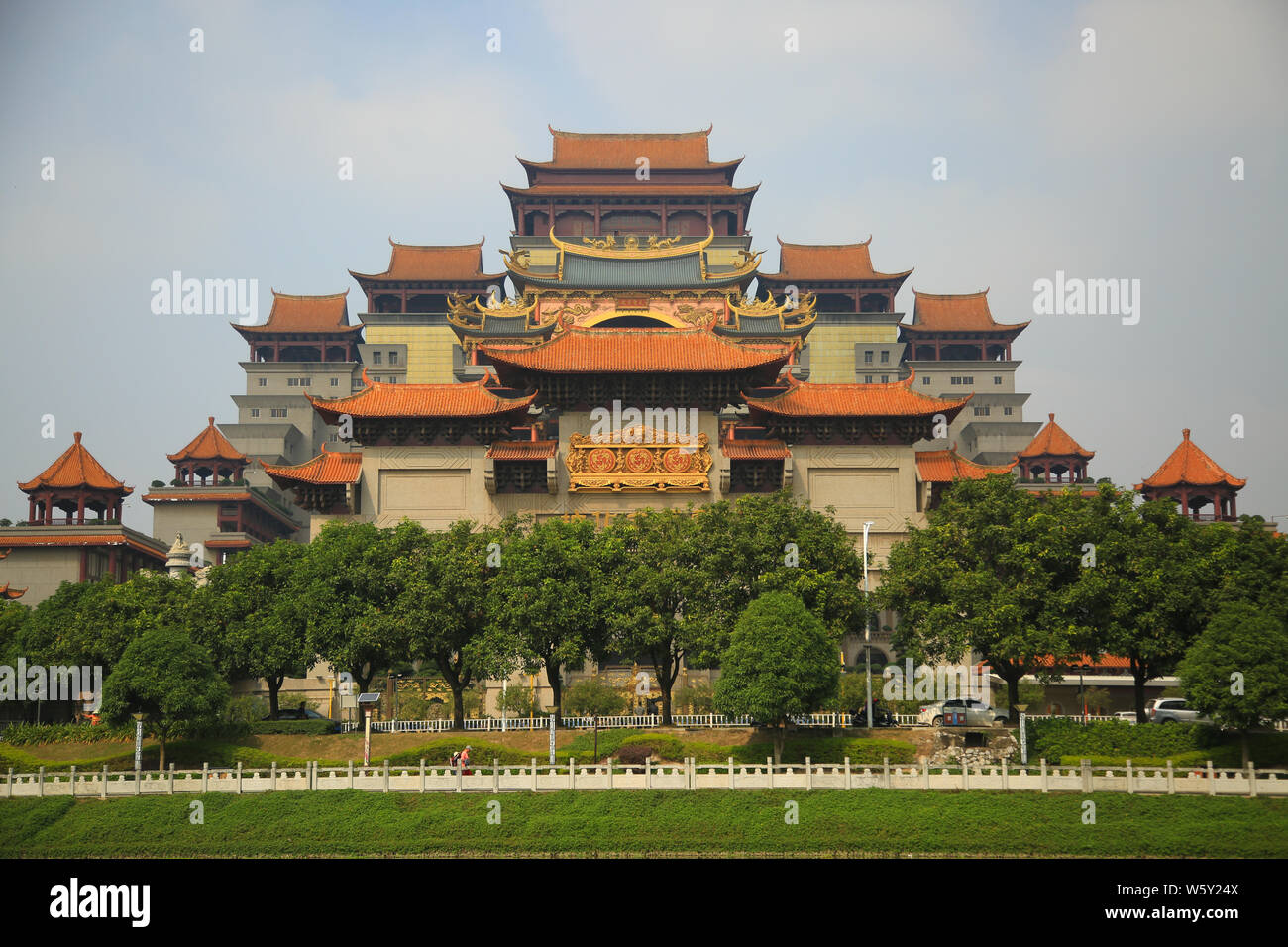 Yun tian gong hi-res stock photography and images - Alamy