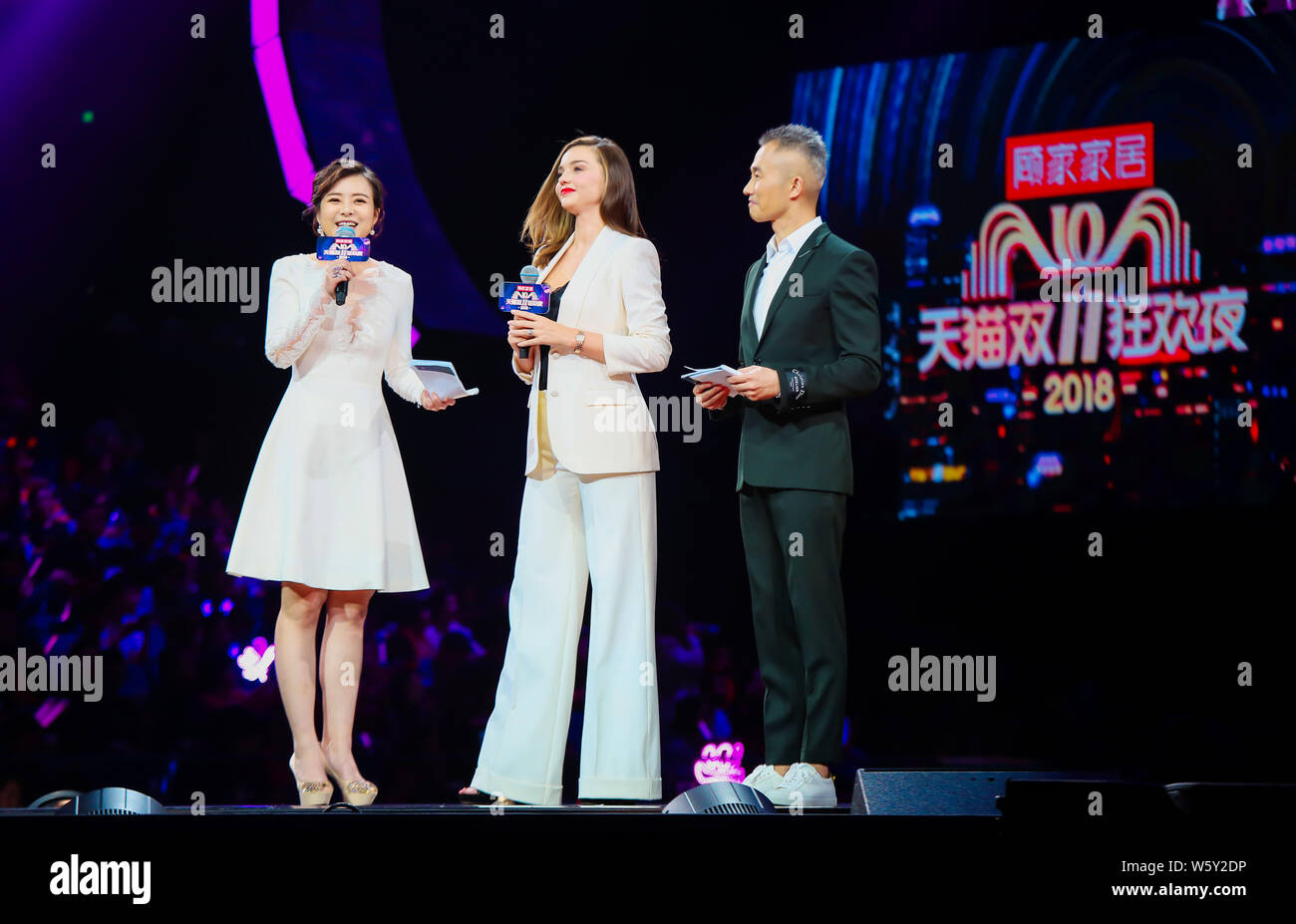 Australian model Miranda Kerr, center, attends the gala of the Tmall 11