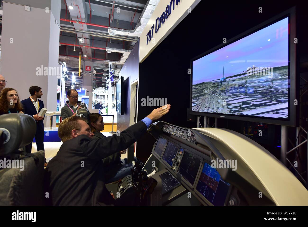 Flight simulator expo hires stock photography and images Alamy