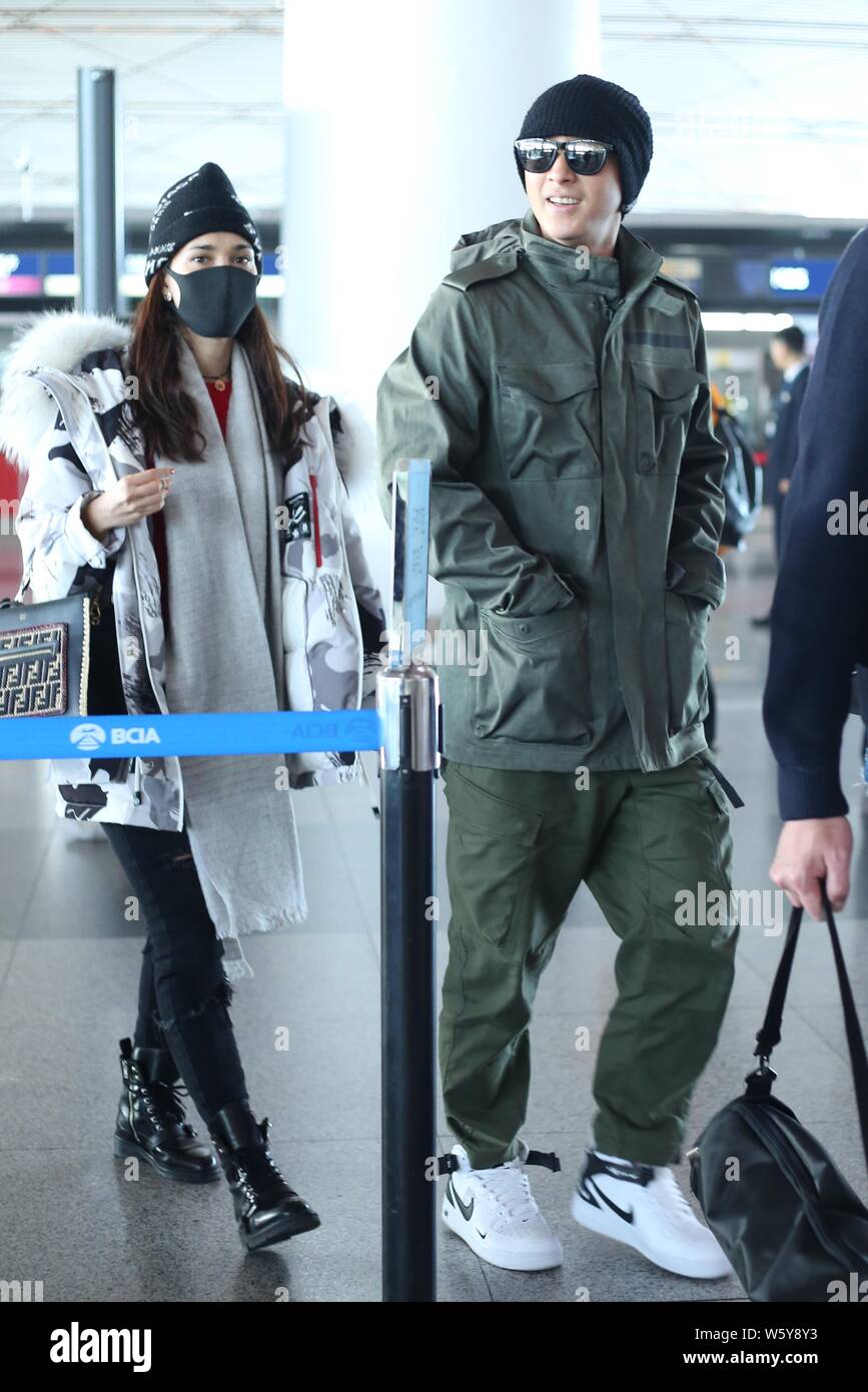 Chinese actor and singer Han Geng, left, and Japanese actor and singer Tomohisa  Yamashita, also widely known as Yamapi, attend a press conference for Stock  Photo - Alamy, image size:867x1390