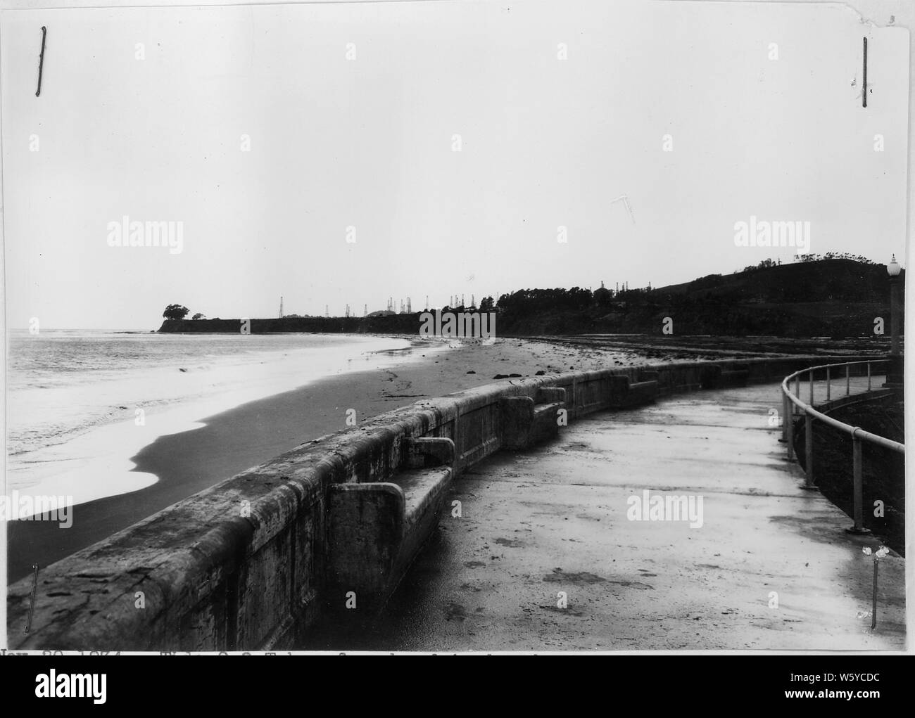 Tide 0.9 taken from bend in breakwater looking westerly Stock Photo Alamy