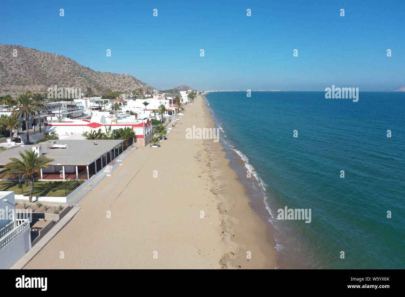 https www alamy com aerial view of white beach houses in the bay of kino sonora mexico sea tourist destination trip gulf of california aerial high angle view beach mar de cortes mar bermejo northwest calm aerial photography horizon photo luis gutierrez vista aerea de casas de playa de color blanco en la baha de kino sonora mxico mar destino turistico viaje golfo de california aerial high angle view beach mar de cortes mar bermejo northwest calm fotografia aerea horizon photoluis gutierrez image261842075 html