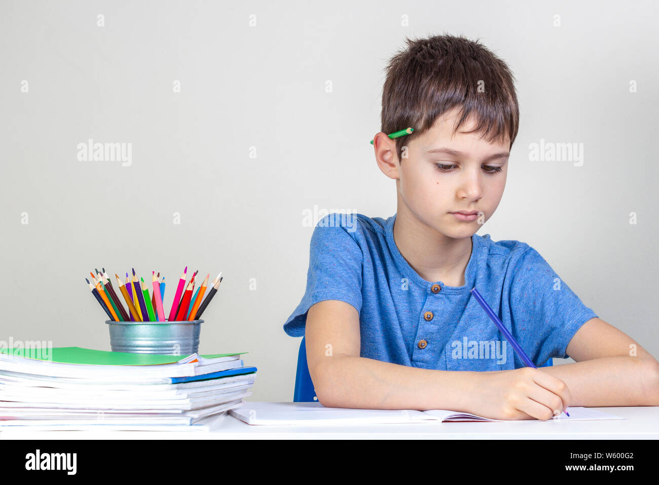 Pencil behind ear hires stock photography and images Alamy