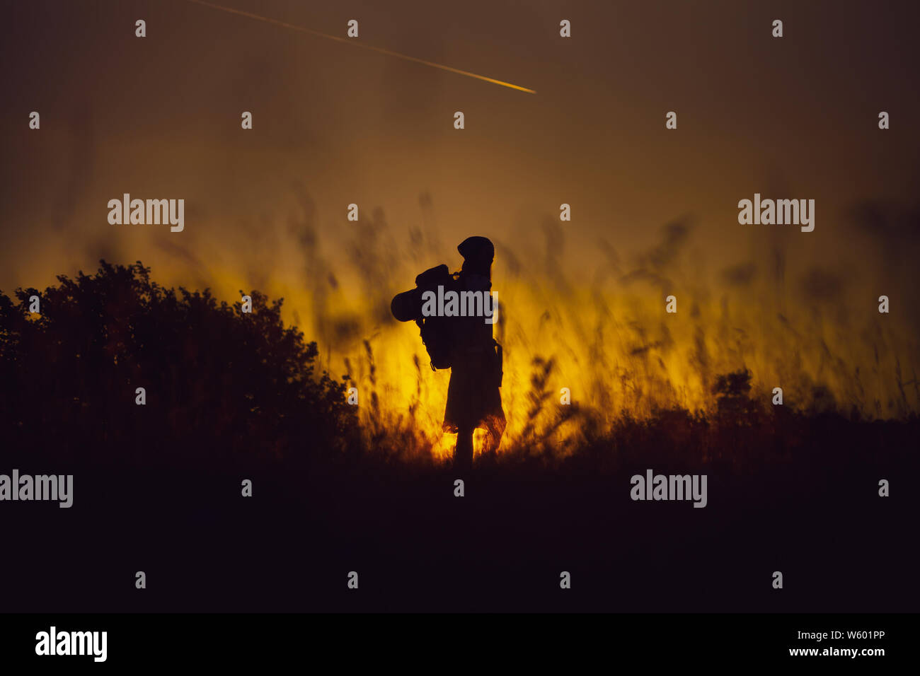 Girl hiker silhouette hi-res stock photography and images - Alamy